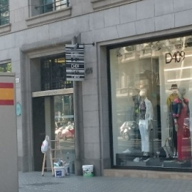 Imatge de Twitter de les banderes espanyoles que han aparegut a Barcelona.