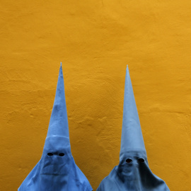 Penitentes durante la Semana Santa en Sevilla, España. REUTERS/Marcelo del Pozo