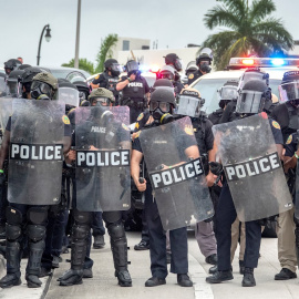 Policía de Estados Unidos durante una manifestación por el asesinato de George Floyd