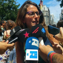 La ministra argentina de Mujeres, Género y Diversidad Sexual, Elizabeth Gómez Alcorta, consideró "la enorme falta de perspectiva de género que tienen los poderes judiciales" en Argentina. EFE