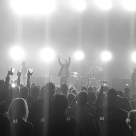 Imágen del último concierto de Chris Cronell antes de su muerte./Twitter @bchesnutt