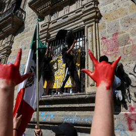Manifestaciones en Jalisco por la muere de Giovanni López. REUTERS.
