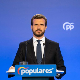 Fotografía facilitada por el Partido Popular de su presidente, Pablo Casado, durante la rueda de prensa que ha ofrecido este jueves ofrecida de forma telemática desde la sede del PP, sin periodistas por la crisis del coronavirus. EFE/PP