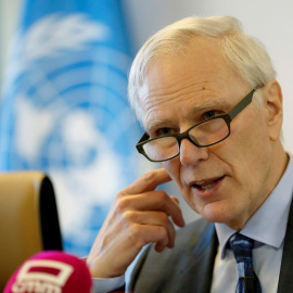 El relator de la ONU sobre la extrema pobreza y los derechos humanos, Philip Alston, durante la conferencia de prensa que ha ofrecido en España. /EFE