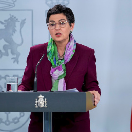 GRAF5433. MADRID, 03/04/2020.- Fotografía facilitada por Moncloa de la ministra de Asuntos Exteriores Arancha González Laya, durante la rueda de prensa ofrecida este viernes en Madrid por el Gobierno para informar de la evolución de la pandemia del Cor