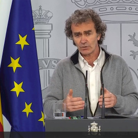 GRAF5329. MADRID, 14/05/2020.- Captura de la señal institucional del Palacio de la Moncloa del director del Centro de Alertas y Emergencias Sanitarias del Ministerio de Sanidad, Fernando Simón, durante la rueda de prensa ofrecida, este jueves, para info