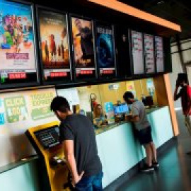 La limitación de aforos enturbia la desescalada en cines, teatros y salas