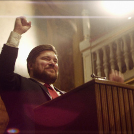 El actor que interpreta al líder ultraderechista en la película. - Hyæne Film