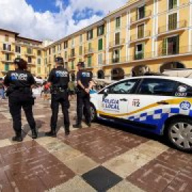 Quince policías locales procesados por la mafia de Palma patrullan la ciudad con sus armas y uniformes