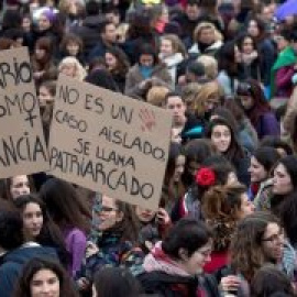 Las ONG feministas preparan protestas mientras el Gobierno andaluz trata de calmar las aguas tras el frenazo a 241 proyectos