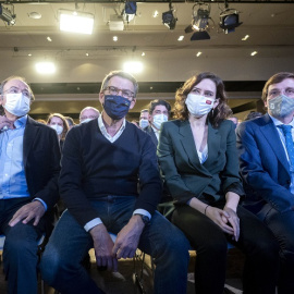 El presidente del Senado, Pío García-Escudero; el líder del PP, Alberto Núñez Feijóo; la presidenta de la Comunidad de Madrid, Isabel Díaz Ayuso, y el alcalde de Madrid, José Luis Martínez-Almeida, en un encuentro de afiliados en Novotel Madrid C