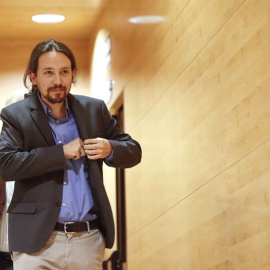 .- El secretario general de Podemos, Pablo Iglesias, a su llegada a una conferencia sobre "El rapto de Europa. Entre Maastricht y el Brexit" / EFE