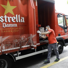 Repartidor de la compañía Damm. Josefina Blanco / Europa Press.