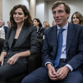  La presidenta de la Comunidad de Madrid, Isabel Díaz Ayuso; y el alcalde de Madrid, José Luis Martínez-Almeida. -A. Pérez Meca / Europa Press