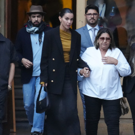 Familiares de Dani Álvarez en la Audiencia de Barcelona. EFE/Enric Fontcuberta