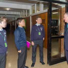 El lehendakari Iñigo Urkullu durante su visita al colegio Munabe, del Opus Dei. COLEGIO MUNABE