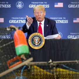 El presidente Donald Trump, habla durante una mesa redonda sobre la pesca comercial en Bangor, Maine. REUTERS / Tom Brenner