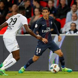 Di María (d), en un partido reciente del PSG. REUTERS