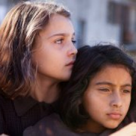 'La amiga estupenda' se aferra a ser fiel a las novelas en su salto a la televisión