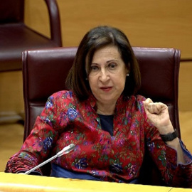 Robles subraya que los militares actúan "sin color político"