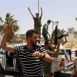 Los combatientes leales al Gobierno de Acuerdo Nacional (GNA) de Libia. / EFE