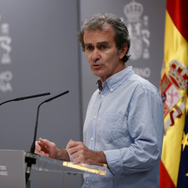 El director del Centro de Coordinación de Alertas y Emergencias Sanitarias, Fernando Simón, ofrece una rueda de prensa para informar de la situación de la COVID-19 en la sede del Ministerio de Sanidad en Madrid, este lunes. EFE/ Mariscal