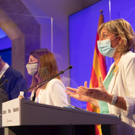 La consellera de Salud, Alba Vergés, durante la comparecencia que ha ofrecido este viernes junto a sus homólogos de Presidencia, Meritxell Budó (c), e Interior, Miquel Buch (i) | EFE
