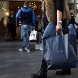 Todas las tiendas de Inditex tendrán en 2020 contenedores de recogida de prendas usadas