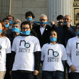 Manifestación a las puertas del Congreso de los Diputados en contra de la 'ley Mordaza'. EFE