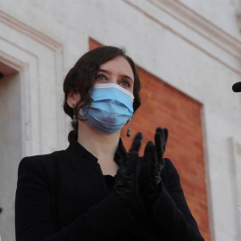 La presidenta de la Comunidad de Madrid, Isabel Díaz Ayuso, preside el acto de celebración de la fiesta de la Comunidad de Madrid,  2 de mayo. / EFE - JUANJO MARTÍn