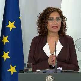 07/04/2020.- La ministra de Hacienda y portavoz del Gobierno, María Jesús Montero, durante una rueda de prensa tras el Consejo de Ministros. / EFE