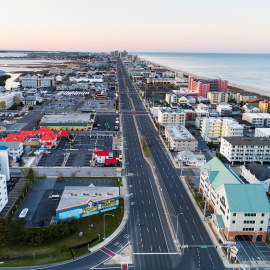 Ocean City, a Maryland (EUA), sense vida als carrers a causa del confinament. EFE/EPA/JIM LO SCALZO