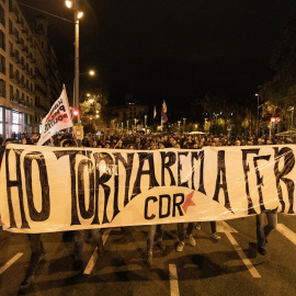 Manifestants dels CDR porten una pancarta amb la consigna "Ho tornarem a fer" durant una manifestació a Barcelona el 9 de novembre de 2019. Pau Venteo / Europa Press