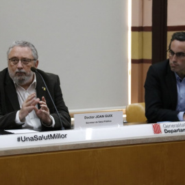 El secretario de Salud Pública Joan Guix y el director general de Profesionales de la Salud del Departamento de Salud Marc Ramentol./ ACN