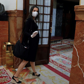 Ines Arrimadas a su llegada al Congreso de los Diputados./ J.J. Guillén (EFE)