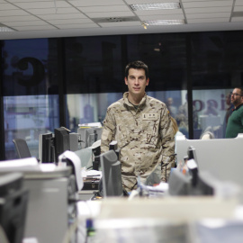 Teniente Segura en la redacción de Público. JAIRO VARGAS