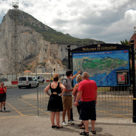 Turistas británicos en el Peñón de Gibraltar .- REUTERS