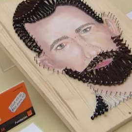 Cacerolada contra una monarquía cogida con alfileres