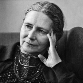 La escritora británica Doris Lessing