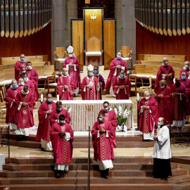 Un moment de la celebració eucarística que es va fer a la Catedral de Barcelona aquest diumenge.EFE