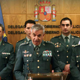 El coronel Manuel Sánchez Corbí, situado en el centro de la foto, en una imagen de archivo. EFE