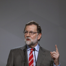 El jefe del Ejecutivo, Mariano Rajoy, durante su comparecencia ante los periodistas tras presidir la reunión del Comité Ejecutivo Nacional del PP. EFE/Emilio Naranjo