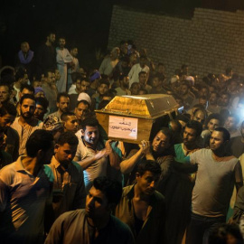 Funeral de los criptianos coptos asesinados el viernes en un atentado, en Egipto. EFE/EPA/MOHAMED HOSSAM
