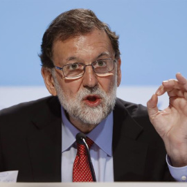 El presidente del Gobierno, Mariano Rajoy, durante su intervención hoy en la clausura de la XXXIII Reunión del Círculo de Economía de Sitges (Barcelona). EFE/Andreu Dalmau