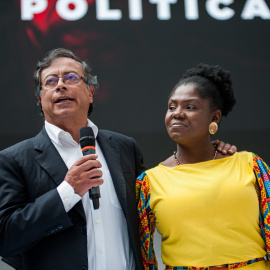 El presidente de Colombia, Gustavo Petro, y la vicepresidenta, Francia Márquez, en una acto de campaña electoral, a 29 de mayo de 2022, en Bogotá (Colombia). Foto: CHEPA BELTRAN / ZUMA PRESS / CONTACTOPHOTO