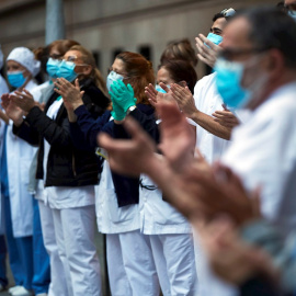 Personal sanitari de l'Hospital Clínic. EFE / ALEJANDRO GARCÍA.