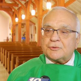 Captura de un momento de la entrevista del sacedorte Richard Bucci con un medio asociado de la CNN.