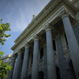 Fachada del edificio de la Bolsa de Madrid. E.P./Jesús Hellín