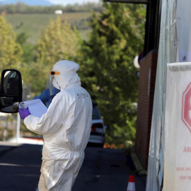 Zona de triaje en el Hospital de El Bierzo, de los primeros de España en adoptar el ‘método coreano’ para el diagnóstico “rápido” del Covid-19 y en el que se mantiene estable la cifra de ingresos (73) con 6 nuevas altas y 1 fallecido (33). EFE