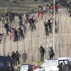 La realitat desmenteix al TEDH: els migrants no poden creuar legalment la frontera de Melilla
